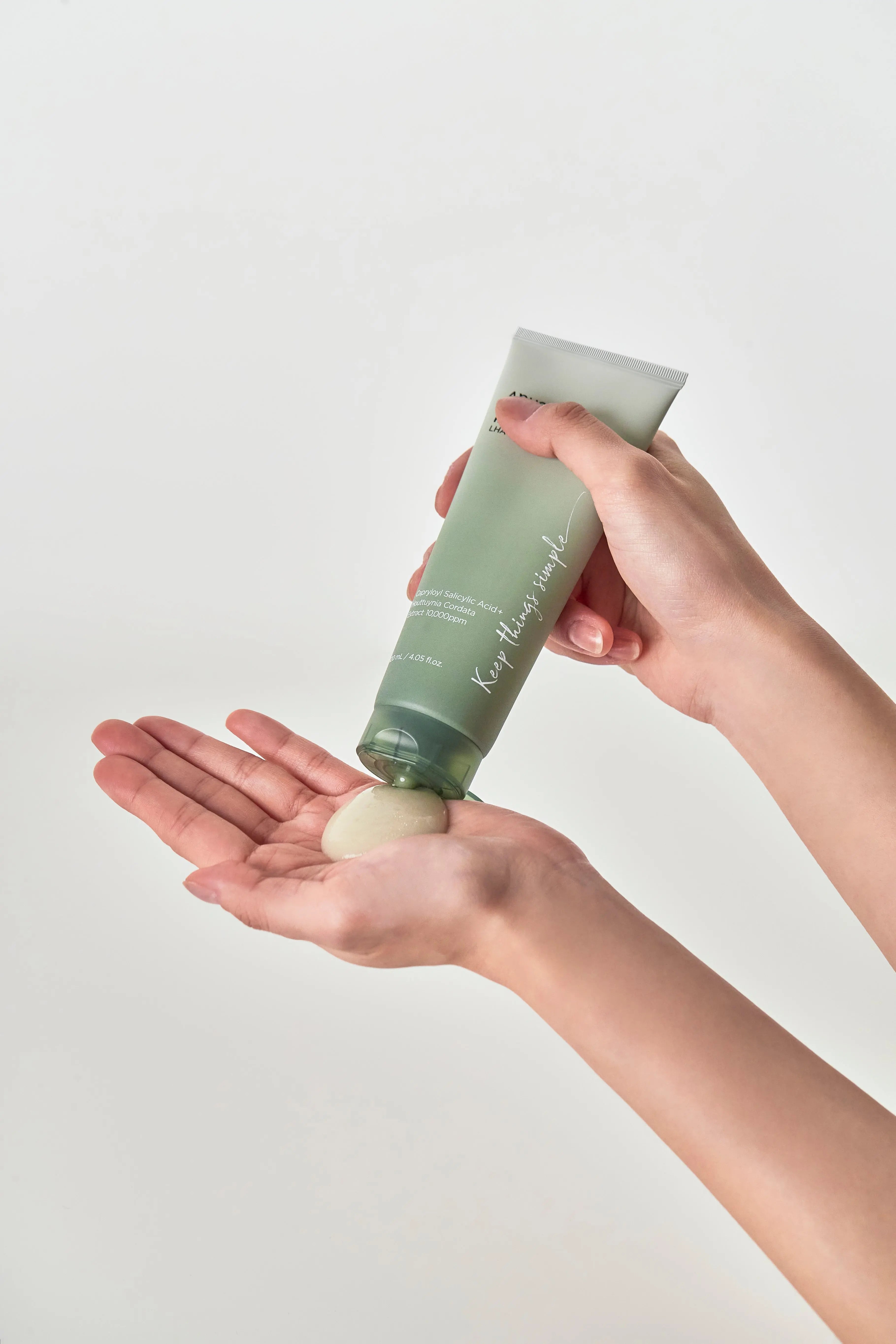 Heartleaf LHA Moisture Peeling Gel en mano