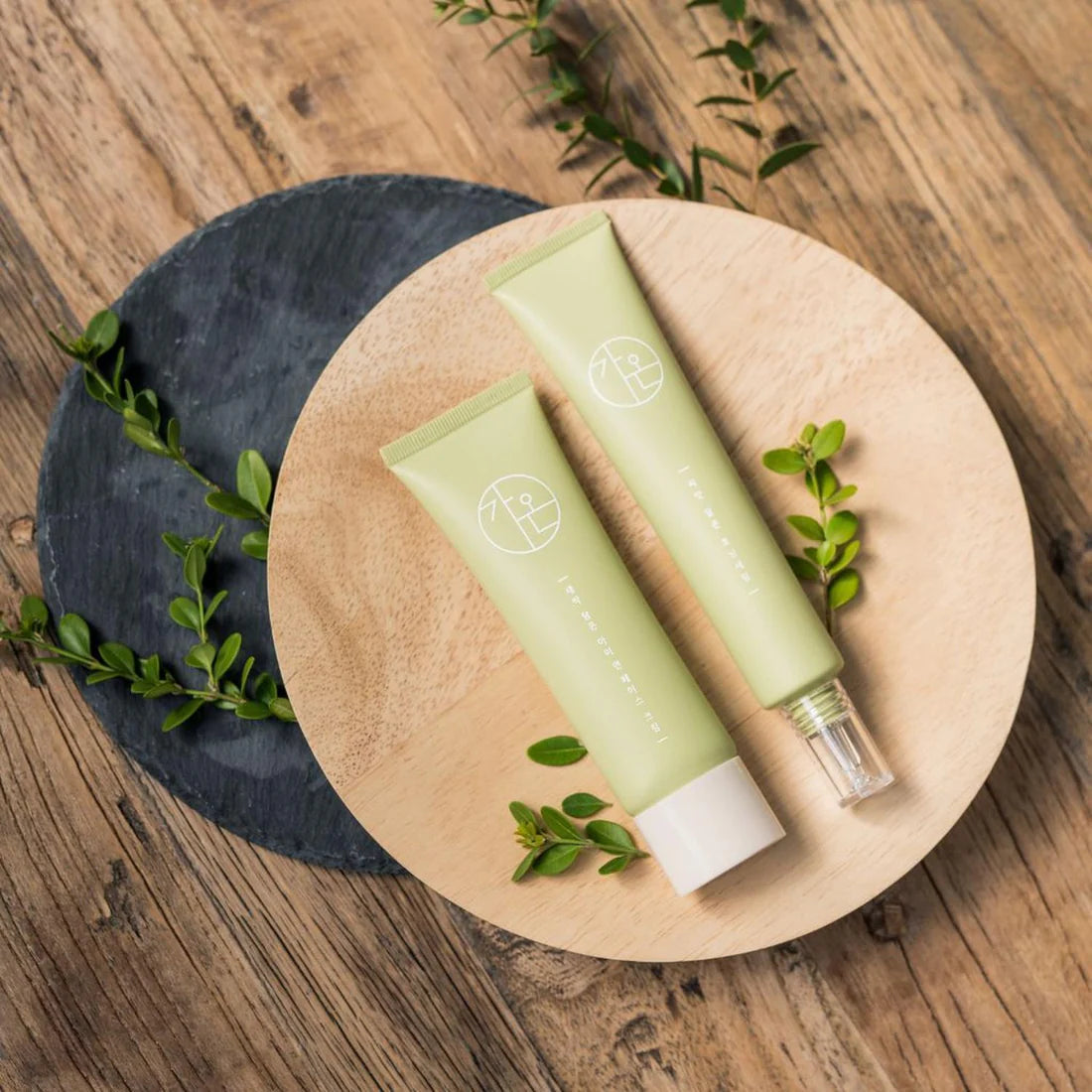 Pack: Masajeador Facial Skincare Luz LED Roja + Sérum/Tónico Vegano 50ml K-Skin